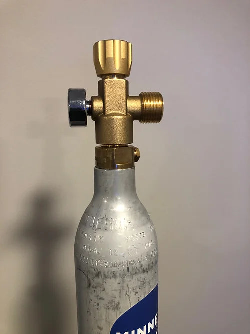 CGA320 Adapter